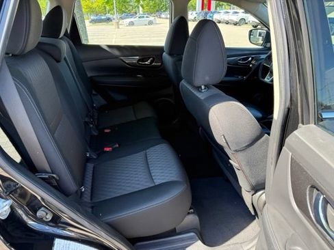 Used 2017 Nissan Rogue S AWD/4WD image 27