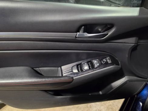 Used 2024 Nissan Altima 2.5 SR FWD image 5