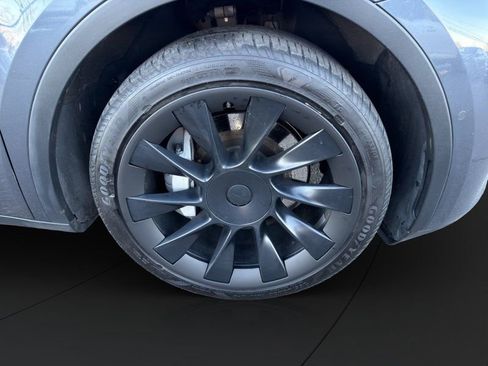 Used 2020 Tesla Model Y Long Range image 24