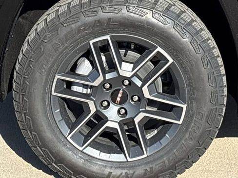 New 2026 GMC Terrain AT4 AWD/4WD image 28
