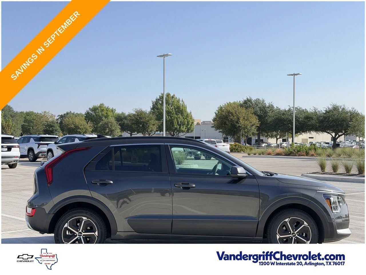 Used 2025 Kia Niro LX FWD image 3