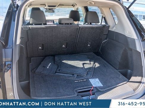 Used 2023 Nissan Rogue SV image 28