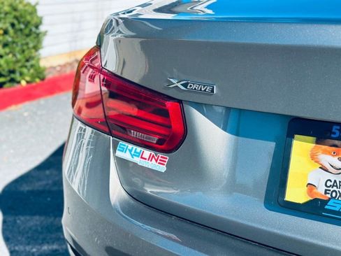 Used 2017 BMW 330i xDrive Sedan image 10