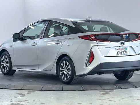 Used 2021 Toyota Prius Prime XLE FWD image 6