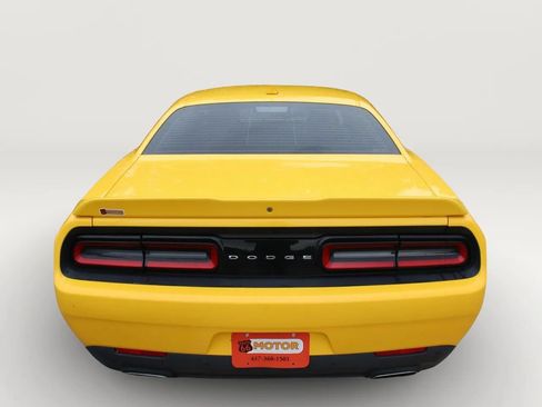 Used 2018 Dodge Challenger SXT Plus RWD image 7