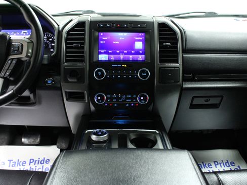 Used 2021 Ford Expedition Max XLT image 19