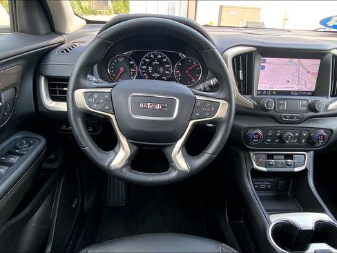 Used 2024 GMC Terrain Denali w/ Denali Premium Package AWD/4WD image 5