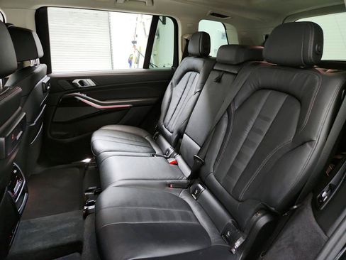 Used 2019 BMW X7 xDrive40i w/ Premium Package AWD/4WD image 23
