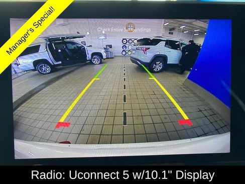 Used 2025 Jeep Compass Trailhawk AWD/4WD image 3