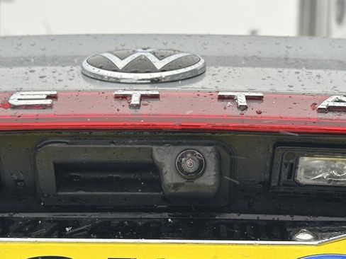 Certified 2025 Volkswagen Jetta SE image 14