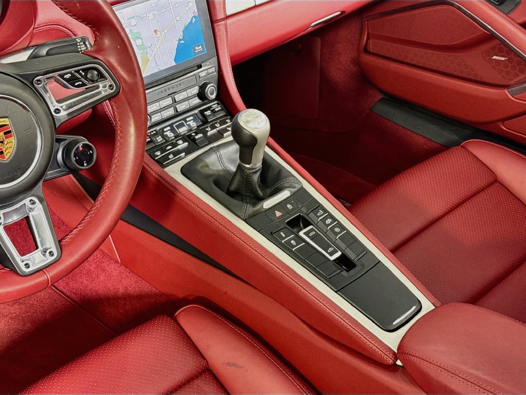 Used 2022 Porsche 718 Boxster RWD image 16