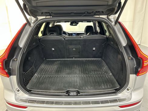 Used 2020 Volvo XC60 T8 R-Design w/ Protection Package Premier image 22