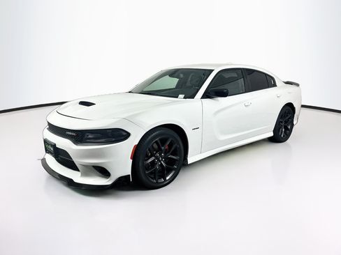 Used 2019 Dodge Charger R/T w/ Blacktop Package RWD image 3