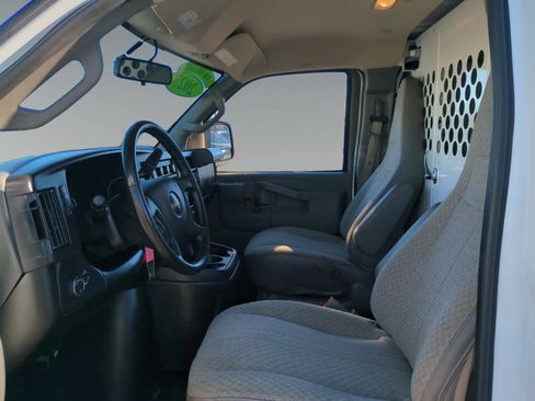 Used 2023 GMC Savana 2500 w/ Driver Convenience Package image 9
