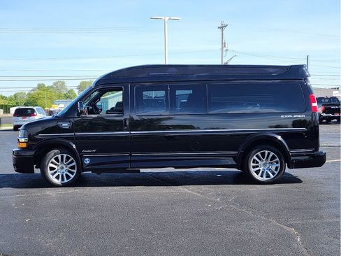 Used 2021 Chevrolet Express 3500 LS w/ Chrome Appearance Package RWD image 24