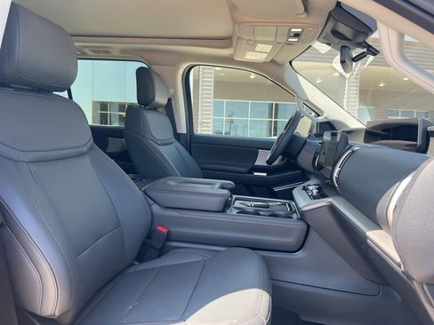 New 2025 Ford Expedition Active AWD/4WD image 15