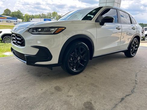 Used 2023 Honda HR-V Sport image 4