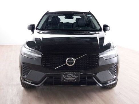 Certified 2025 Volvo XC60 B5 Plus AWD/4WD image 2