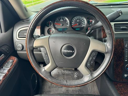 Used 2013 GMC Yukon Denali image 22