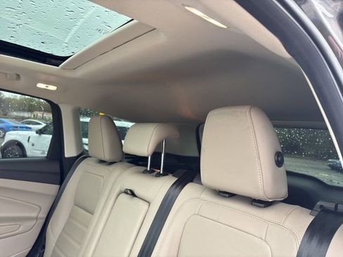 Certified 2019 Ford Escape SEL image 31