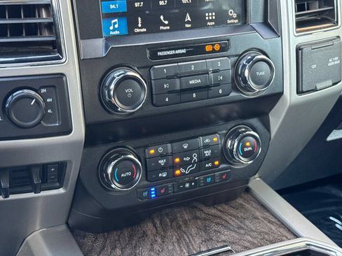 Used 2019 Ford F250 Lariat w/ Lariat Ultimate Package AWD/4WD image 20