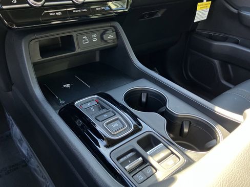 Certified 2025 Honda Pilot EX-L image 28