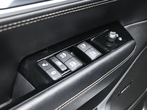 Used 2022 Jeep Wagoneer Series III RWD image 26