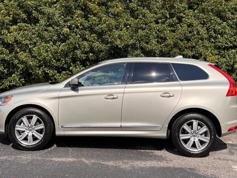 Used 2017 Volvo XC60 T5 Inscription w/ Advanced Package image 4