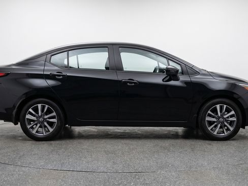 Used 2025 Nissan Versa SV FWD image 11