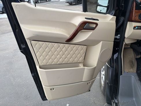 Used 2017 Mercedes-Benz Sprinter 3500 image 26