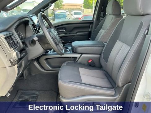 Used 2024 Nissan Titan SV AWD/4WD image 18
