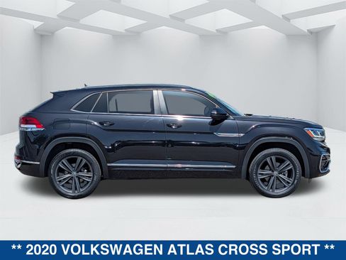 Used 2020 Volkswagen Atlas Cross Sport SE w/ Panoramic Sunroof Package FWD image 4