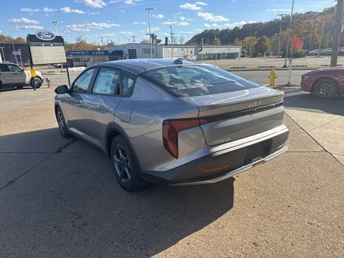 New 2025 Kia K4 LXS image 5