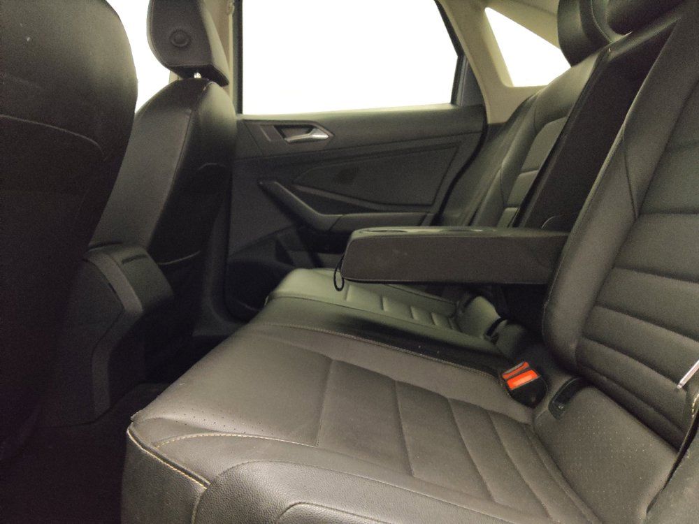 Used 2024 Volkswagen Jetta SE FWD image 18