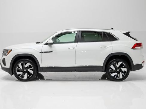 Used 2025 Volkswagen Atlas Cross Sport SEL AWD/4WD image 32