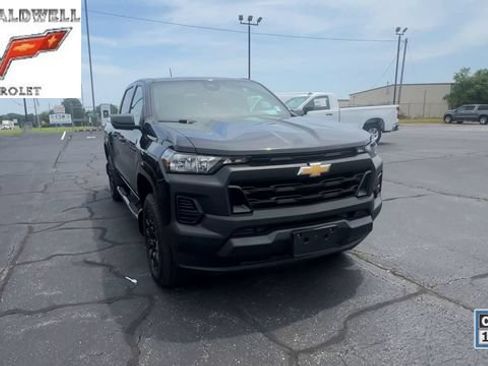 Used 2025 Chevrolet Colorado W/T w/ WT Custom Package AWD/4WD image 3