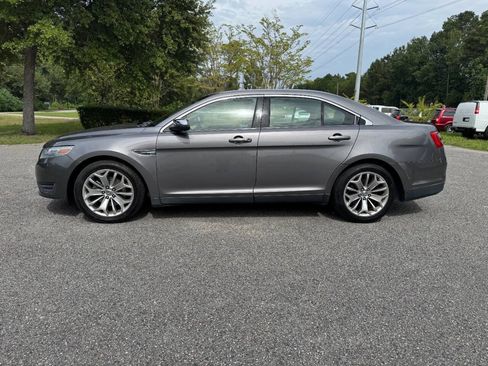 Used 2013 Ford Taurus Limited FWD image 3