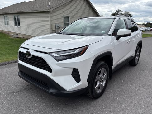 Used 2025 Toyota RAV4 XLE w/ Convenience Package AWD/4WD image 8
