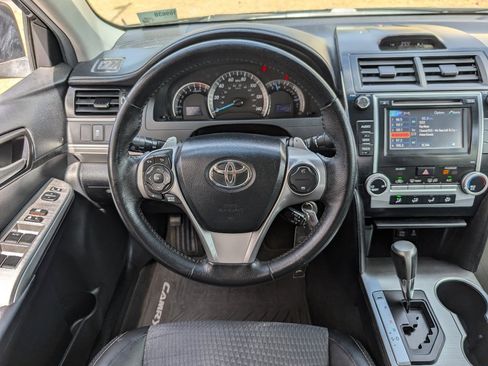 Used 2013 Toyota Camry SE FWD image 4