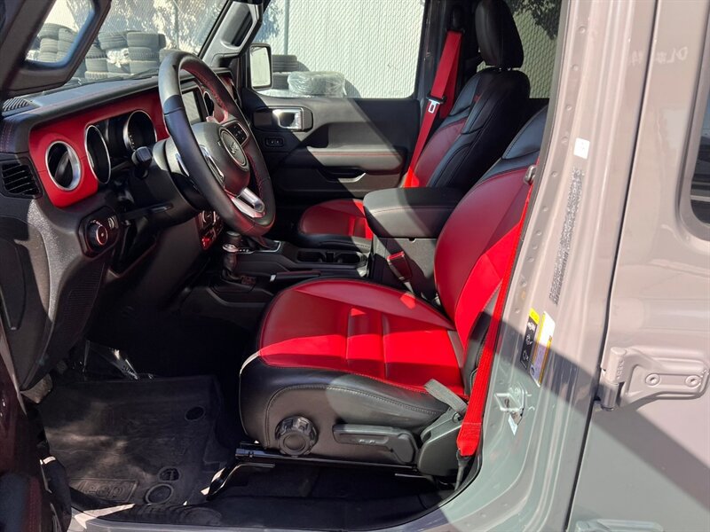 Used 2023 Jeep Wrangler Unlimited Rubicon 392 AWD/4WD image 15