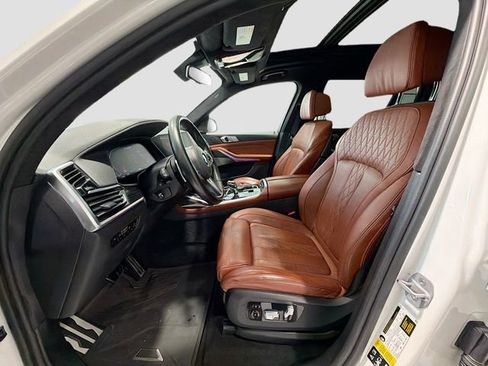 Used 2022 BMW X7 M50i w/ Executive Package AWD/4WD image 6