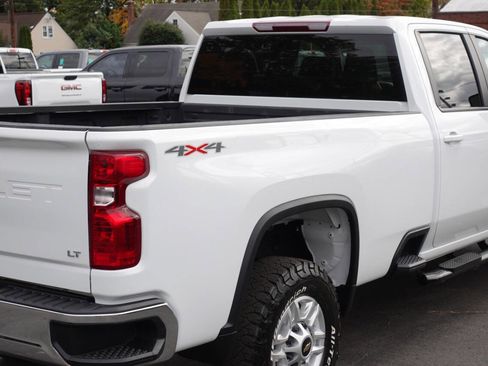 Used 2023 Chevrolet Silverado 2500 LT w/ Snow Plow Prep/Camper Package image 11