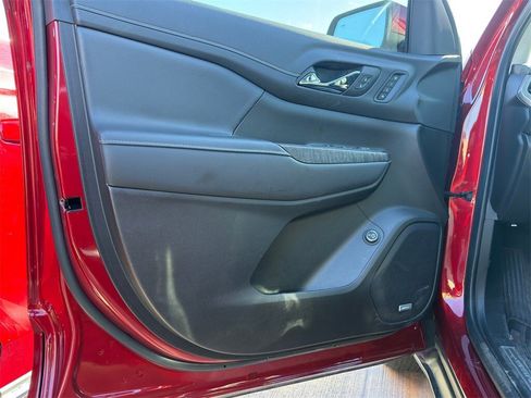 Used 2023 GMC Acadia Denali w/ Denali Ultimate Package image 25