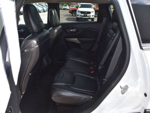 Used 2017 Jeep Cherokee Limited AWD/4WD image 40
