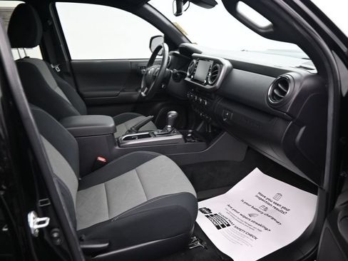 Used 2023 Toyota Tacoma TRD Sport w/ Advanced Technology Package AWD/4WD image 12