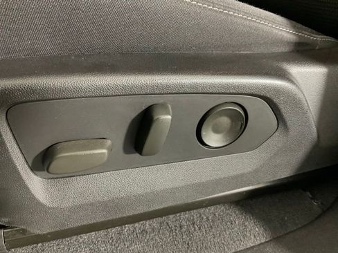 Used 2024 GMC Canyon Elevation w/ Convenience Package RWD image 29