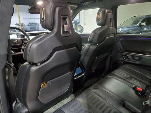 Used 2024 Rivian R1S Adventure AWD/4WD image 48