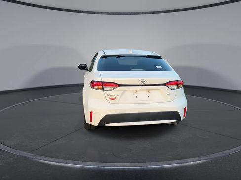 Used 2022 Toyota Corolla LE FWD image 7