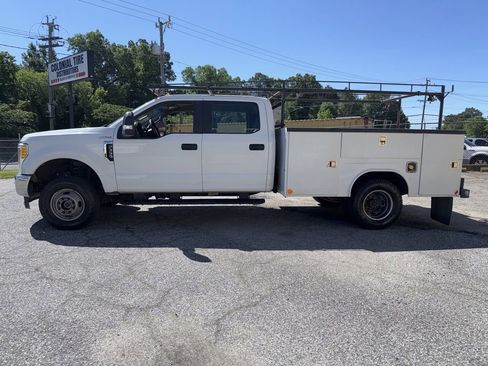 Used 2017 Ford F350 XL w/ Power Equipment Group AWD/4WD image 4