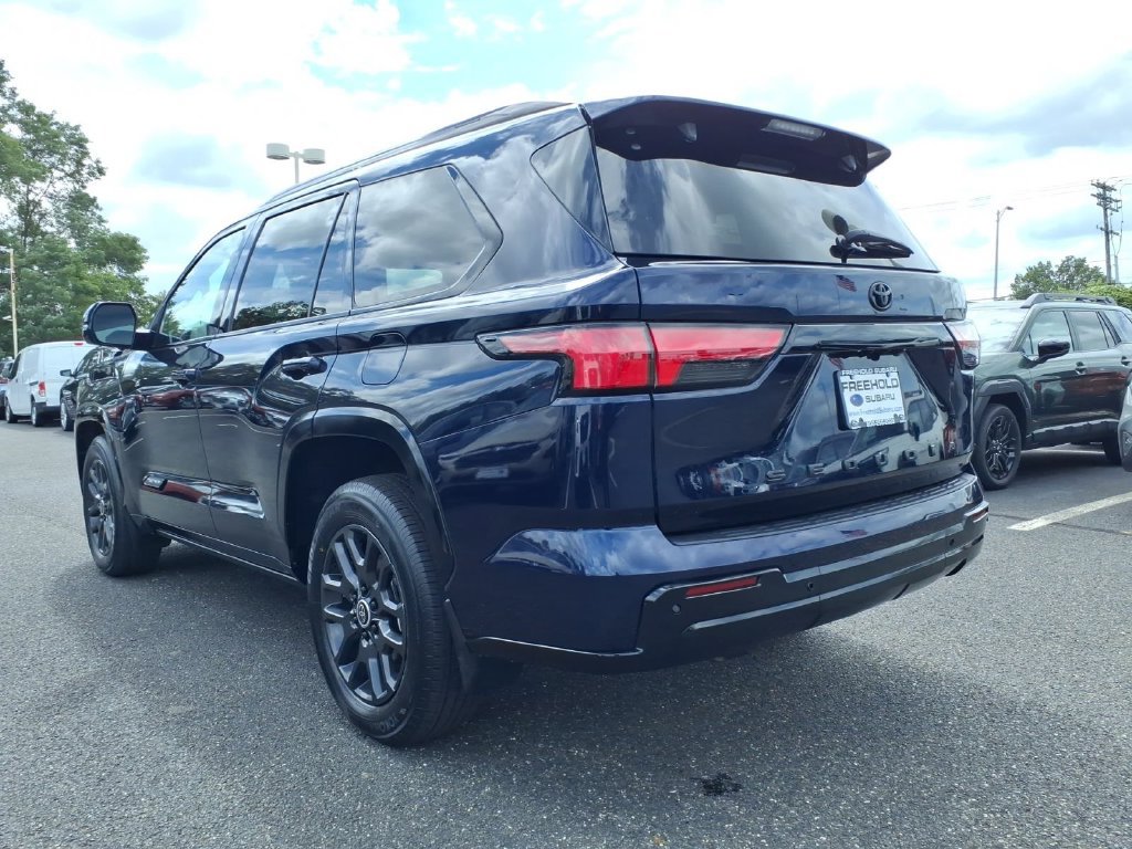 Used 2024 Toyota Sequoia Platinum AWD/4WD image 23